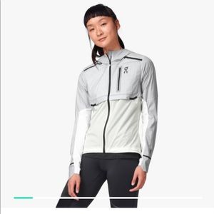 Women's ON Weather Jacket size Medium